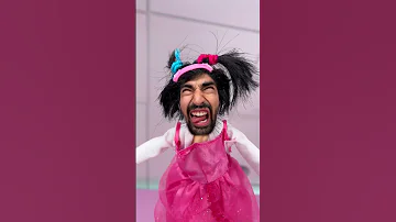 مغامرة الطين عندما تسقط النسخة الصغيرة على وجهي 