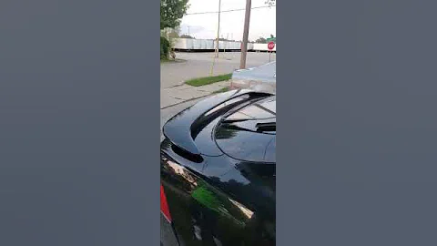 SkaRSX dancing. 2 skar audio ZVX-18 D1s and 2 Taramp Smart 3 Bass