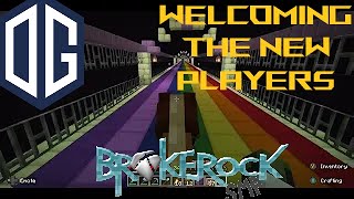 BrokeRock Building the welcome sign at spawn