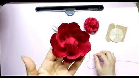 Cách làm hoa vải cài áo, váy