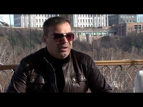 რატომ ამბობს უარს დათო ხუჯაძე საქართველოში სიმღერაზე და როგორი მამაა ის?