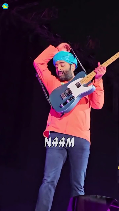 Pal Pal Dil Ke Paas 💖🥰 Arijit Singh Live Singing in Concert |Lyrics M1 #palpaldilkepaas #arijitsingh