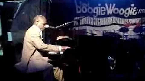 UK Boogie Woogie Festival : Little Willie Littlefi...