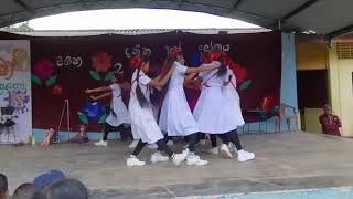 Ta Ra Rum Pum- Ta Ra Rum Pum dance cover  Ku/Boyagane M.V dance group Resimi