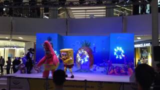 Sponge Bob Dancing in Dubai Marina Mall
