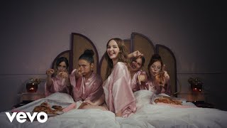 Download Lagu Julia Meladin - Oldtimer (Offizielles Video) MP3 Download Lagu Julia Meladin - Oldtimer (Offizielles Video) MP3