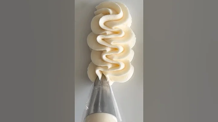 Best STABLE buttercream!! Recipe in description! #buttercream #recipe #delicious #baking #howto