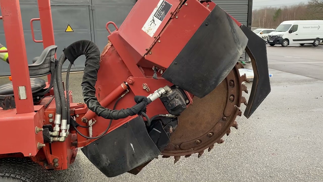 Kabelfräs Ditch Witch 7300 DD two post med fräshjul