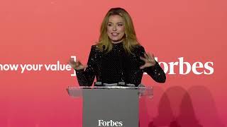 Shania Twain accepts the Know Your Value Award at the 2024 Forbes 30/50 Summit in Abu Dhabi