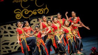 ආභිමානවත් 77නිදහස් දින උළෙල හීදී ධාරාවියන් ගේ නර්තනාංගයන් එක පෙලට බලමු.#italy #srilanka #indipendet