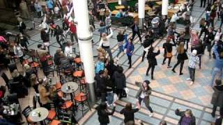 Flash Mob H&M Triangeln.AVI