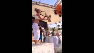 lovely laura klingande jubel sax solo at ocean beach ibiza