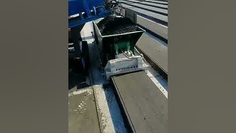 High productivity precast lightweight concrete wall panel extrusion machine