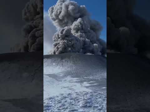 Video: Vulkán Gorely na Kamčatke: popis, história, zaujímavé fakty