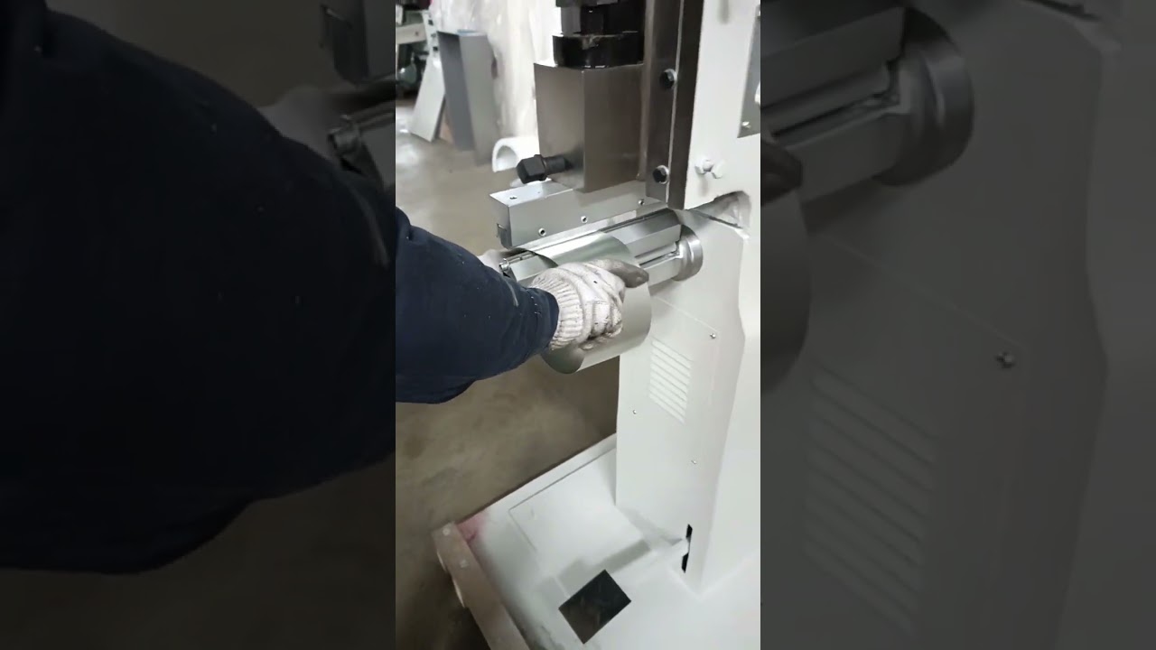 Round metal cookies tin box machine Metal packaging equipment Locking machine Lock seam machinery