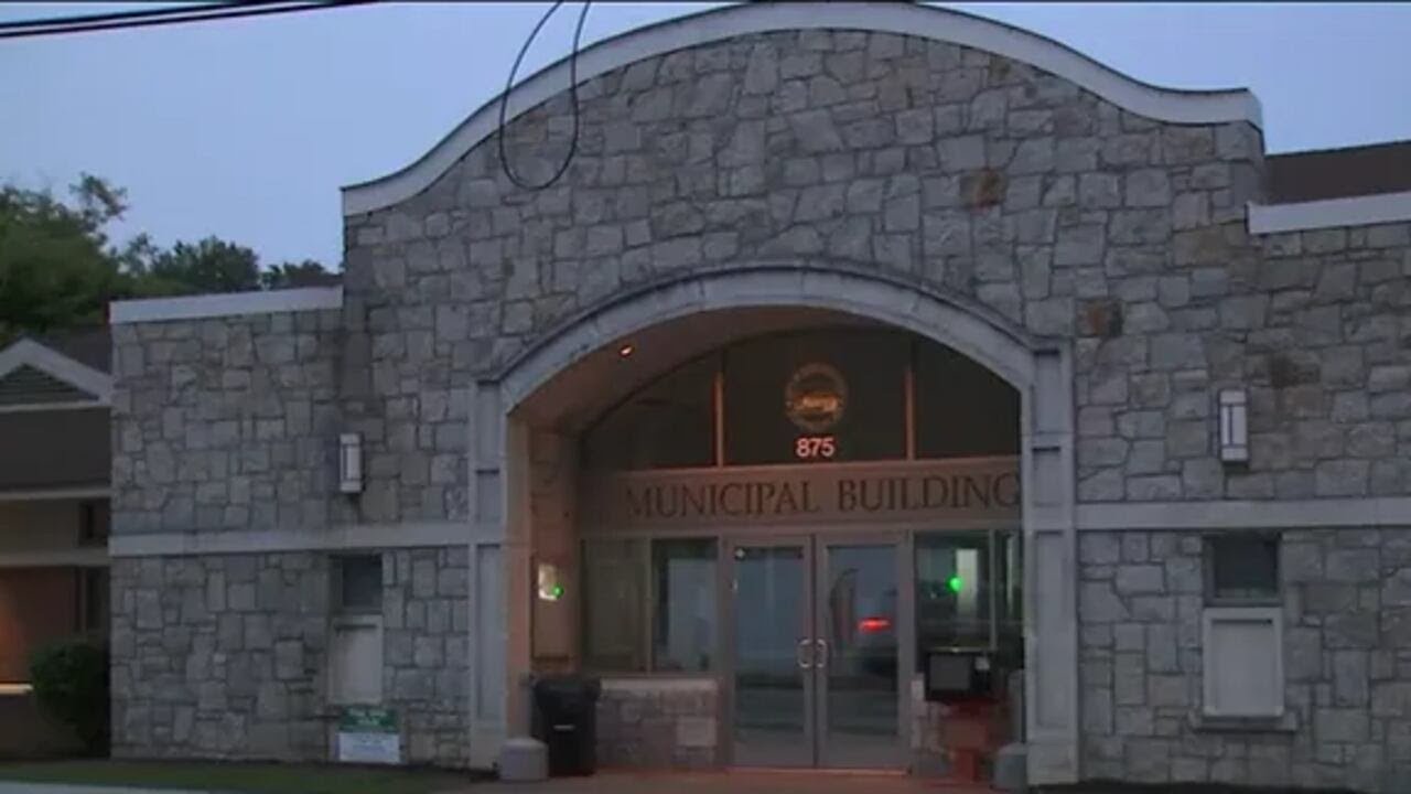 Stone Mountain council holds public meeting after mayor accused of mishandling city funds