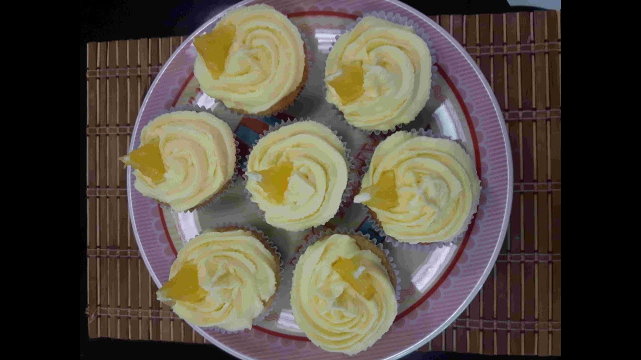 CUPCAKE DE LARANJA COM CHANTILLY