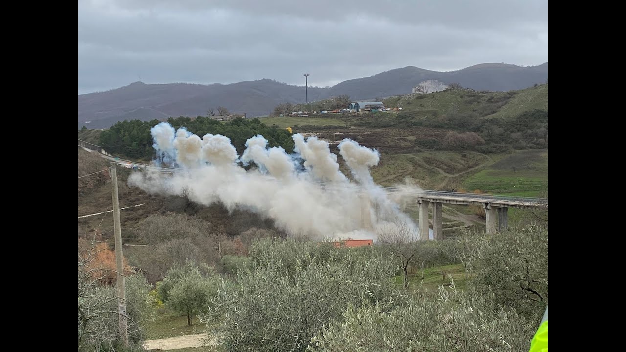 24.1.2021 - Demolizione parziale del viadotto 