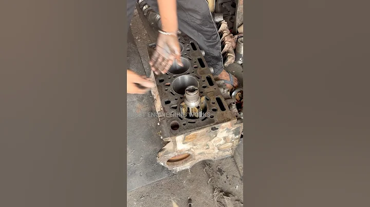 How to sleeve jcb cross #repair #shorts #sleeves #toptrending #oil #clarence #engine #delhi #diesel