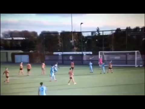 Sensational goal by 16 year old Manchester City baller Jadon Sancho