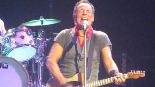 Miniatura del video "Bruce Springsteen & The E Street Band - "Trapped" - Brooklyn, NY - 4/25/16"