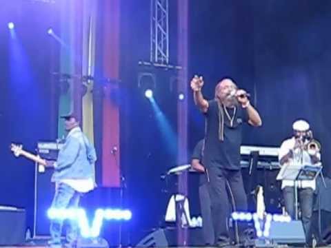 John Holt - I Want a Love I Can Feel \u0026 Stealing Stealing @ Reggae Geel 2012