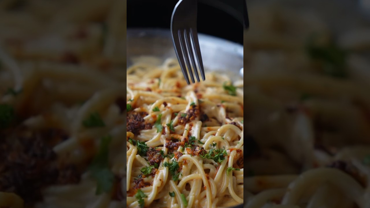 Garlic chili crisp pasta youtube cooking ytshorts subscribe 