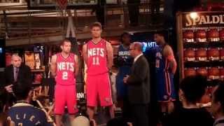 David Robinson, Grant Hill, Lenny Wilkens and Teresa Edwards Meet Fans at  the NBA Store