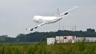 Boeing 747 pilots fly to low