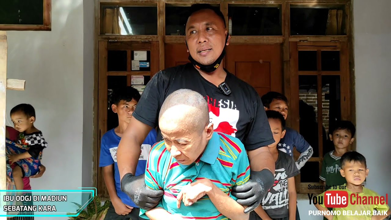 PERAWAN 25 TAHUN T3L4NJ4NG DIDEPAN PINTU RUMAH