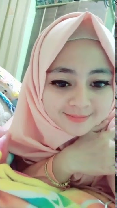 video cewek cantik Nyanyi lagu india