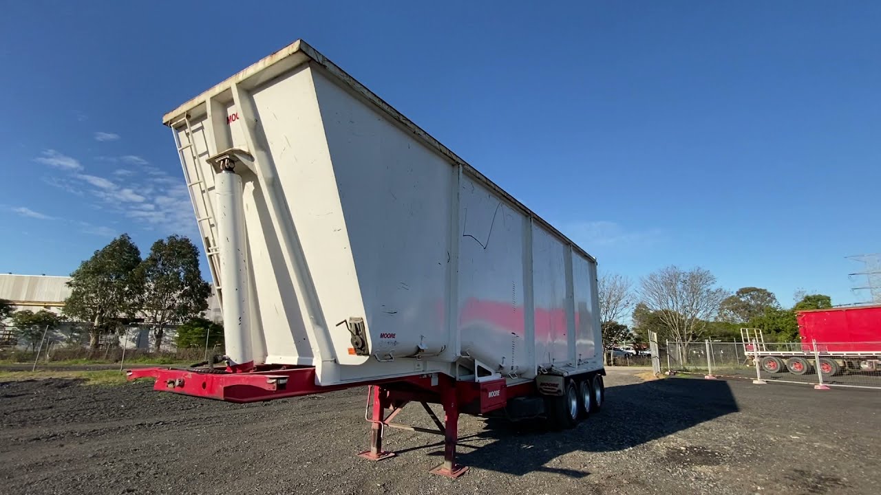 2021 Trailer/Agriculture Auction - Lot 3: 2015 Moore Tri-Axle Scrap Tipper B-Trailer
