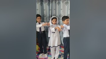 Class 3 presenting Urdu Nazam #Humny Dekha aik Robot.#ladybird #school