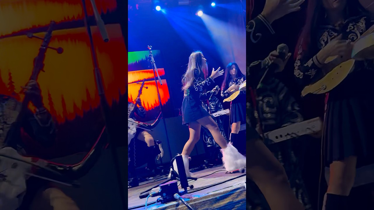 OTYKEN - БЕГАЕТ ПО СЦЕНЕ, ИЩЕТ РАБОЧИЙ МИКРОФОН 