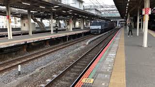 JR千葉駅7番線JR貨物EF64-1046号機(愛知機関区)牽引鹿島貨物列車通過。