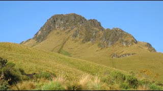 CLIMBING TO FUYA FUYA 4253 m. SUBIDA AL FUYA FUYA 4253 m. ANDES. ECUADOR.