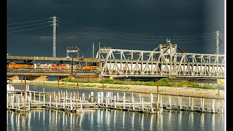 BNSF Fort Madison Swing Bridge Closes