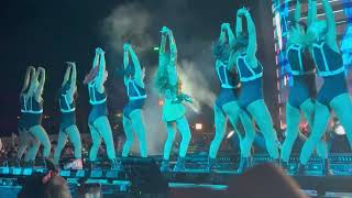 Lisa - Money Outro Dance Break | Coachella '23 | wk2 (FANCAM) Resimi