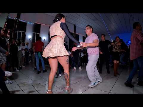 Putar Apriétame el Pulso - Cumbia Sonidera