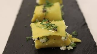 Pinwheel Khandvi | Sanjeev Kapoor Khazana
