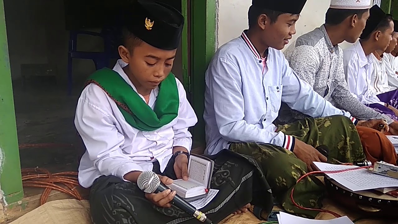 Tilawa seorang anak  kecil  dari kediaman ponpes BATUKOLONG 