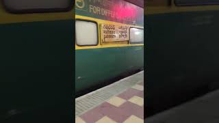 12736 Ypr-Sc Grib Rath Departing Chittapur Ct The Generator Car Sound Is Approx 100Db Unbearable