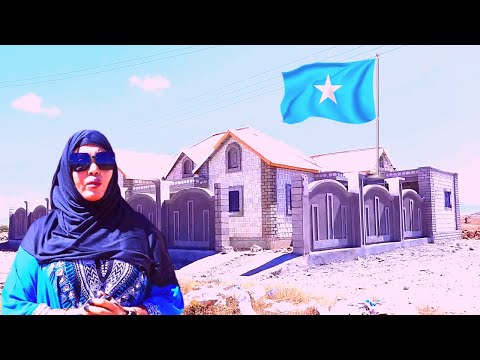 Fanaanadda Safiya Tusmo oo Somaliland Gurigeeda Uga Dumisay Calanka Somalia Dartiis.