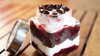 Learn how to assemble black forest in a jar, mouth watering dessert
recipe with priyanka. 'sinfully sweet' this two words describe our of
wate...