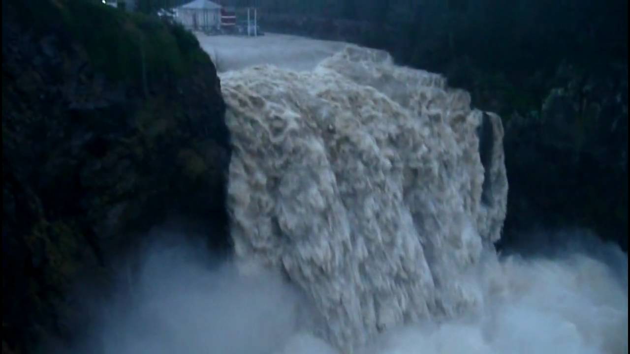 Snoqualmie Falls FLOOD in HD - YouTube
