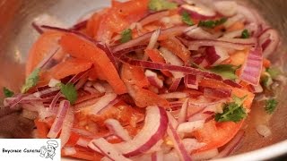 видео Салат из авокадо с красным луком