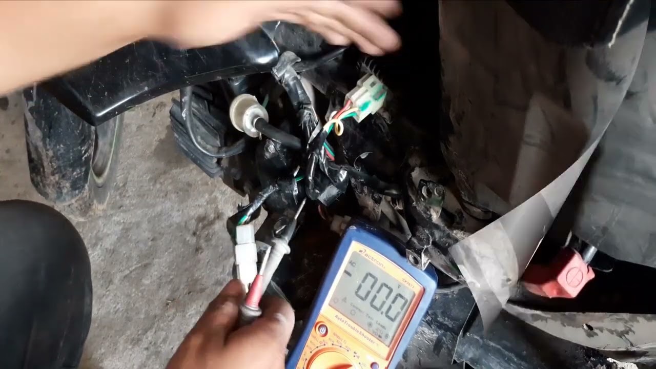 Como checar el regulador de la moto at110 rt italika 😎