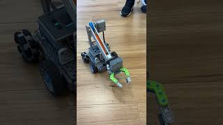 Clawbots in the classroom #vexrobotics #robotics