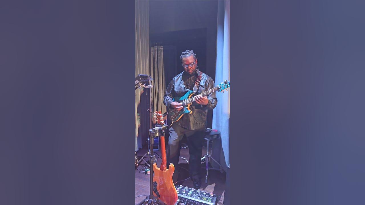Christian De Mesones (Smooth Jazz interlude)