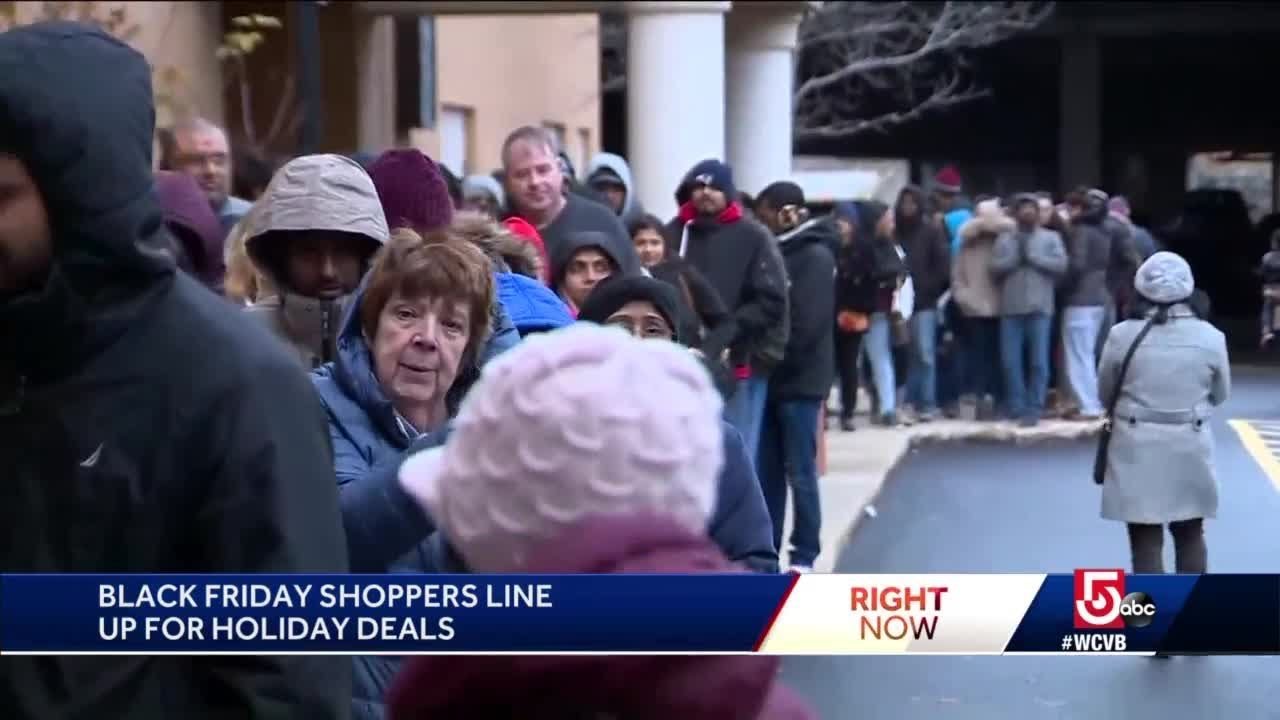 Hundreds wait outside JCPenney on Thanksgiving, but why?